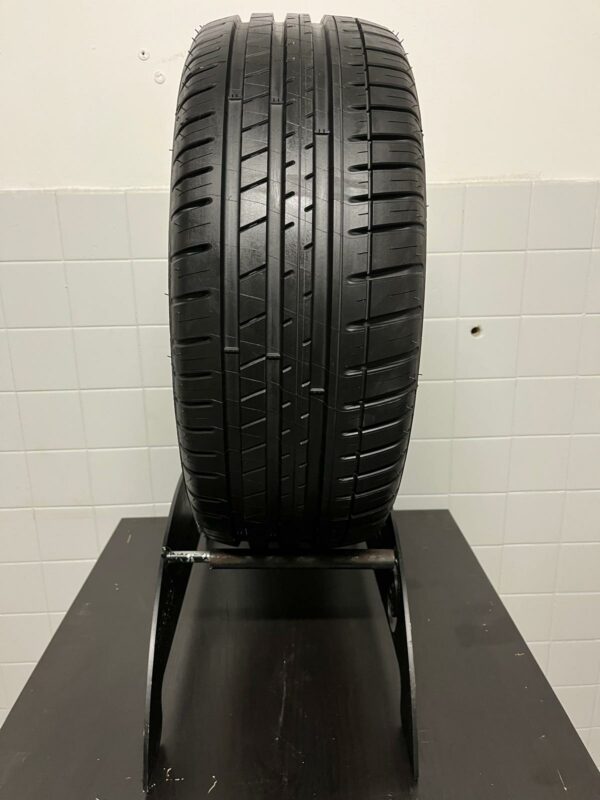 TR_ 2054516 87w michelin